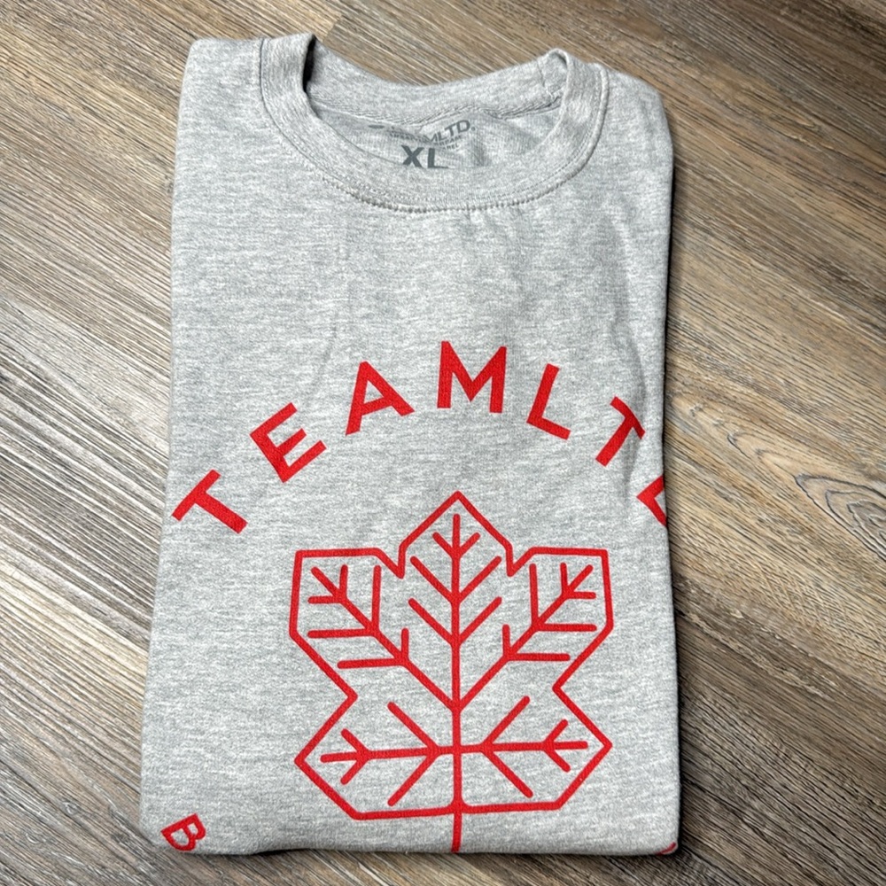 TEAM LTD | NWT Men's Crewneck Sweater size XL